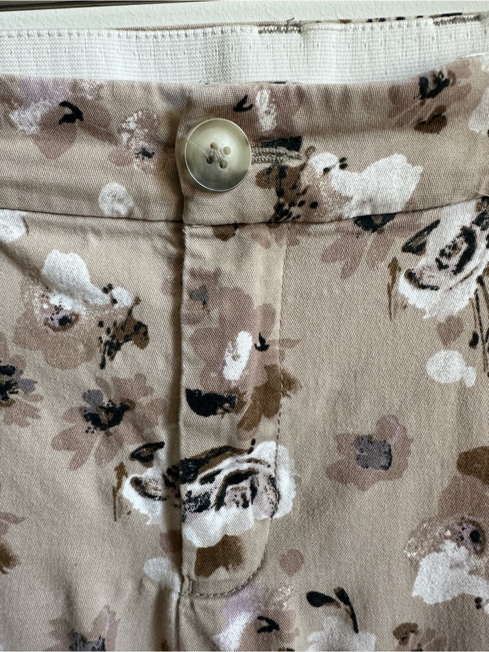 Floral Slim Ankle Pants in Beige - Picture 3 of 8